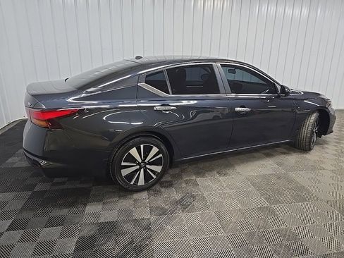 Used 2022 Nissan Altima 2.5 SV image 3