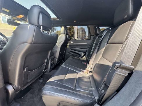 Used 2017 Jeep Grand Cherokee Limited image 20