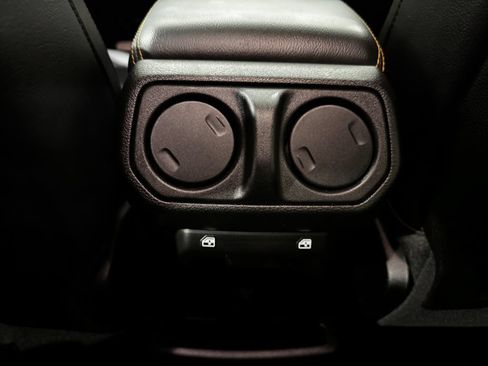 Used 2024 Jeep Wrangler Unlimited Sahara w/ Technology Group AWD/4WD image 35