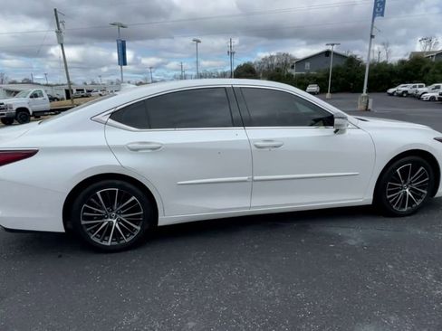 Used 2022 Lexus ES 350 w/ Premium Package image 9