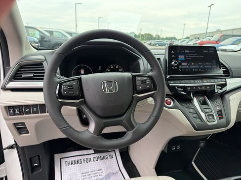Used 2026 Honda Odyssey EX-L image 11