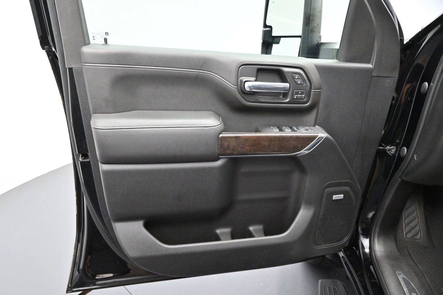 Used 2020 GMC Sierra 2500 Denali w/ Denali Ultimate Package AWD/4WD image 9