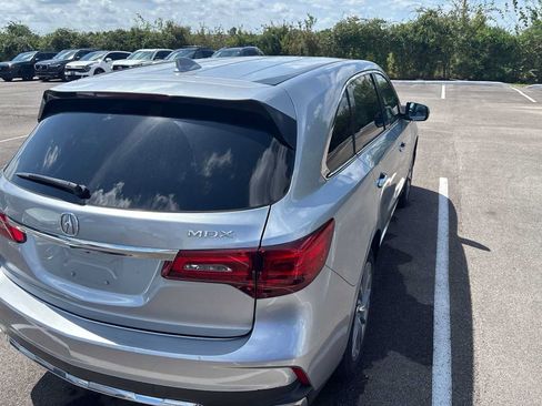 Used 2018 Acura MDX w/ Technology Package FWD image 3