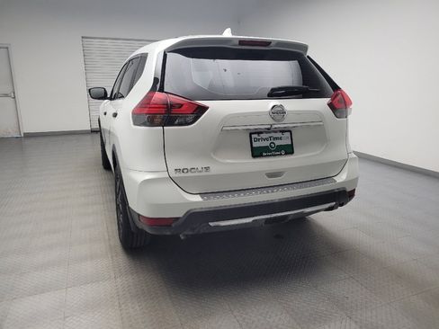 Used 2017 Nissan Rogue S FWD image 6