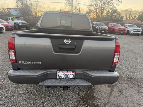 Used 2016 Nissan Frontier Desert Runner image 6