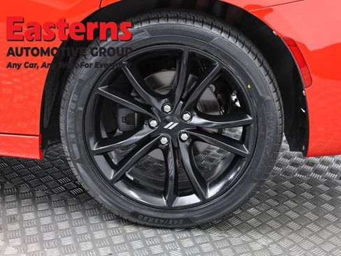 Used 2018 Dodge Charger SXT w/ Blacktop Package RWD image 32