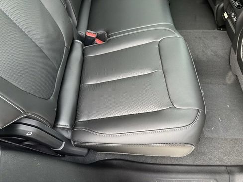 New 2026 Chrysler Pacifica Select image 17