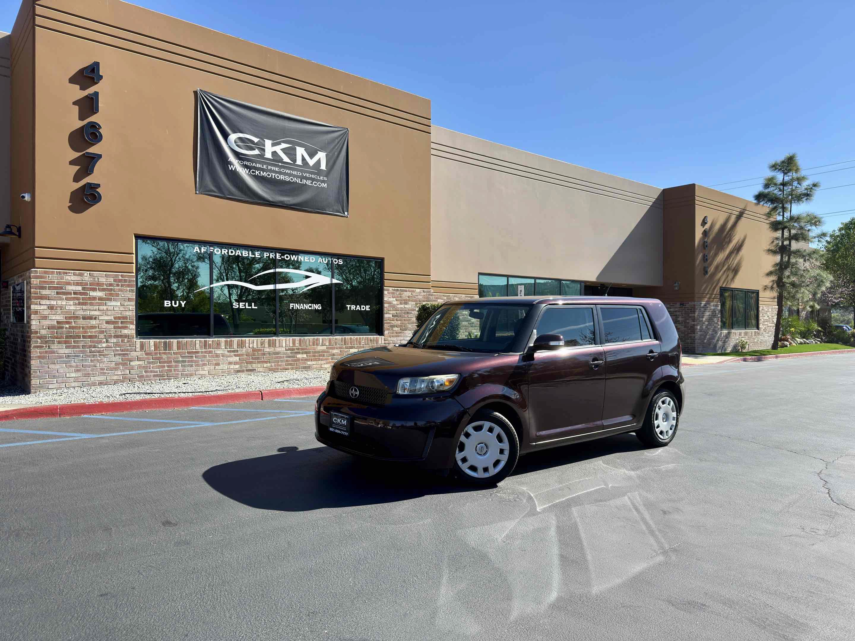 Used 2008 Scion xB FWD image 2