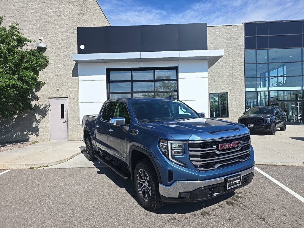 Used 2024 GMC Sierra 1500 SLT AWD/4WD image 4