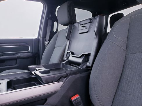 Used 2024 RAM 2500 Big Horn w/ Sport Appearance Package image 28