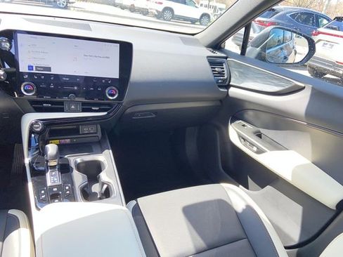 Used 2023 Lexus NX 350 AWD image 16
