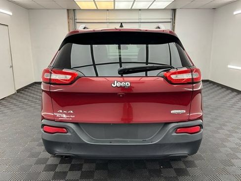Used 2016 Jeep Cherokee Latitude AWD/4WD image 13
