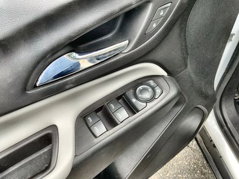 Used 2018 Chevrolet Equinox LS FWD image 15