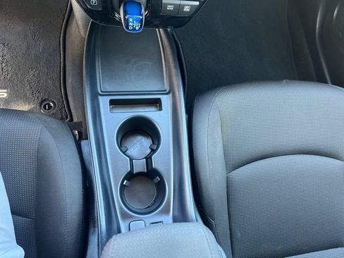 Used 2021 Toyota Prius L Eco FWD image 43