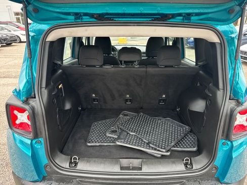 Used 2022 Jeep Renegade Sport image 14