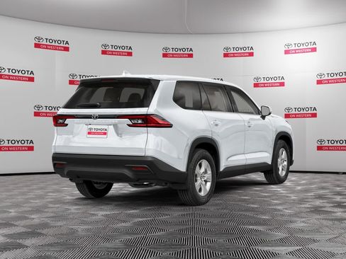 New 2026 Toyota Grand Highlander XLE image 2