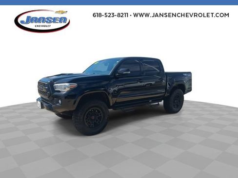 Used 2017 Toyota Tacoma TRD Sport AWD/4WD image 5
