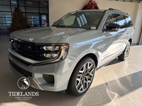 New 2026 Ford Expedition Platinum w/ Platinum Ultimate Package image 4