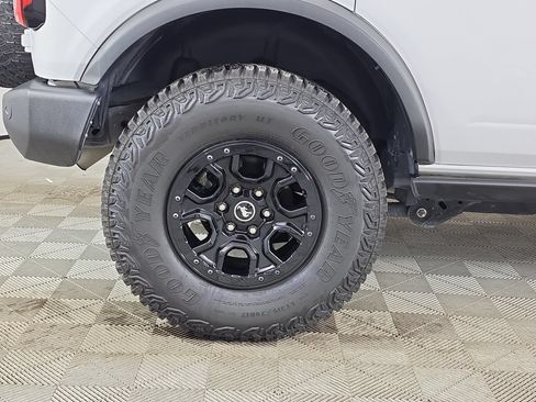 Used 2023 Ford Bronco Wildtrak AWD/4WD image 9