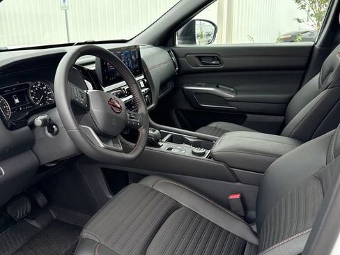 Used 2026 Nissan Pathfinder Rock Creek AWD/4WD image 5