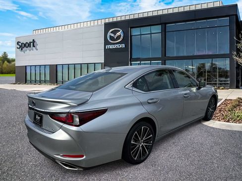 Used 2025 Lexus ES 350 w/ Premium Package FWD image 3