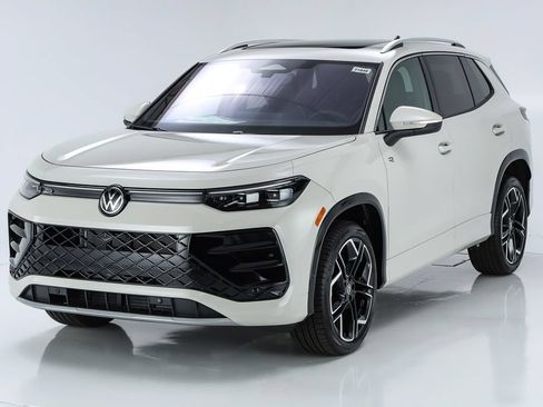 New 2026 Volkswagen Tiguan SEL R-Line AWD/4WD image 1