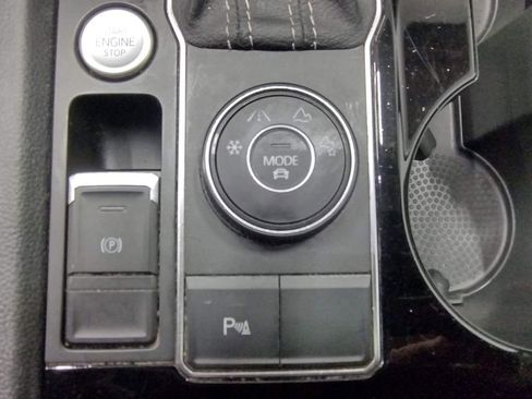 Used 2022 Volkswagen Atlas SE image 35