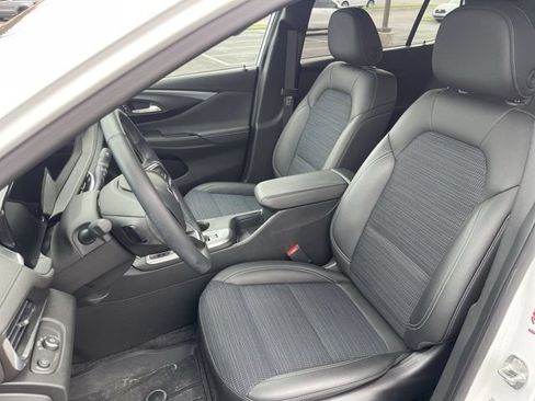 Used 2024 Buick Envista Preferred w/ Convenience I Package FWD image 11
