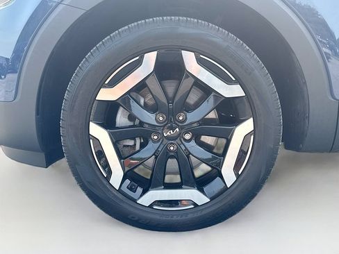 Certified 2023 Kia Telluride S w/ S Sunroof Package AWD/4WD image 36