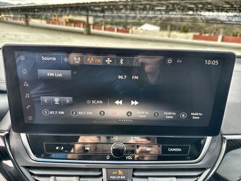 Used 2023 Nissan Altima 2.5 SR w/ SR Premium Package image 13