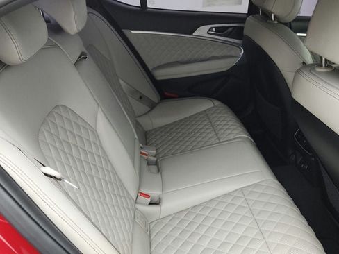 Used 2022 Genesis G70 3.3T RWD image 24
