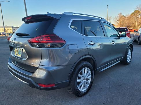 Used 2018 Nissan Rogue SV w/ Sun & Sound Touring Package image 5