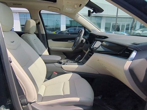 Used 2025 Cadillac XT6 Premium Luxury w/ Technology Package image 27