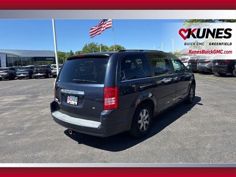 Used 2008 Chrysler Town & Country Touring FWD image 10