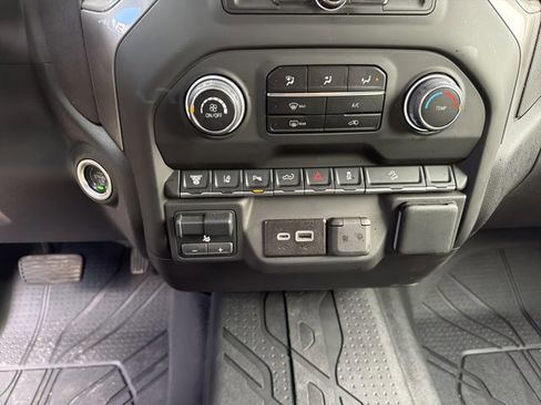 Used 2025 Chevrolet Silverado 2500 Custom w/ Custom Value Package image 22