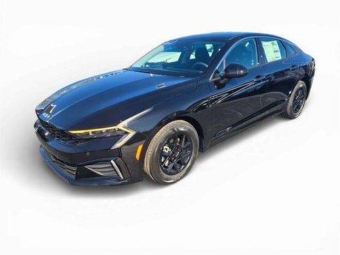 New 2026 Kia K5 LXS image 8