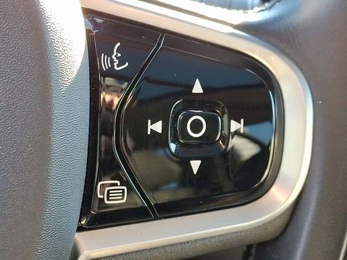 Used 2020 Volvo XC90 T6 Momentum image 26