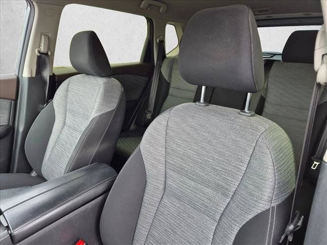 Used 2023 Nissan Rogue SV FWD image 9