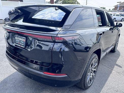 New 2025 Jeep Wagoneer S Limited image 8