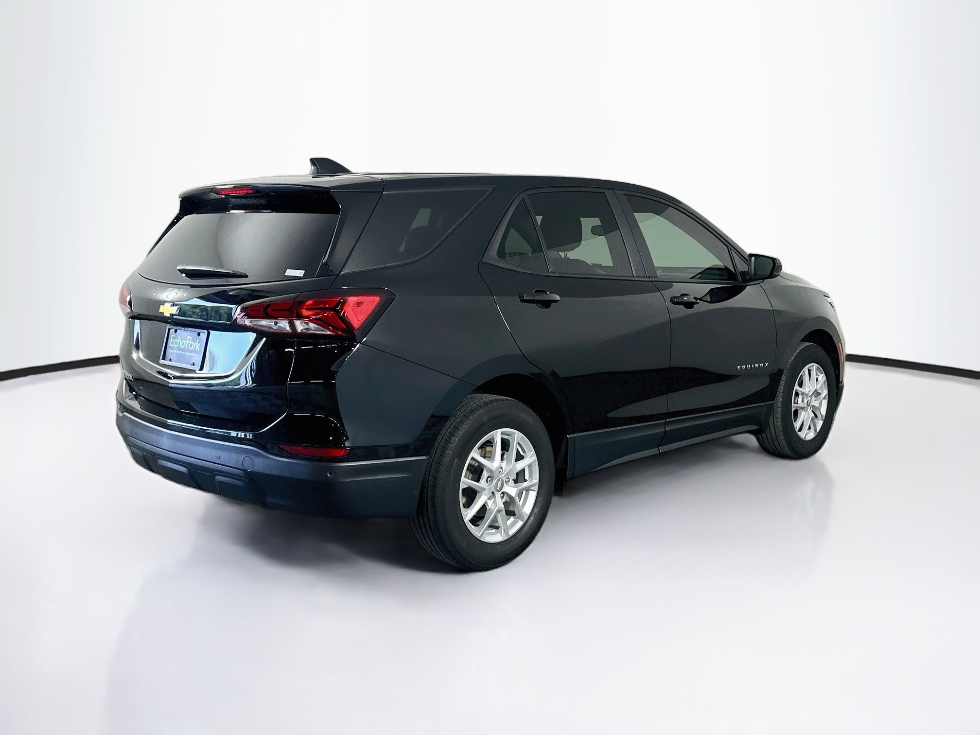Used 2024 Chevrolet Equinox LS w/ LS Convenience Package FWD image 9
