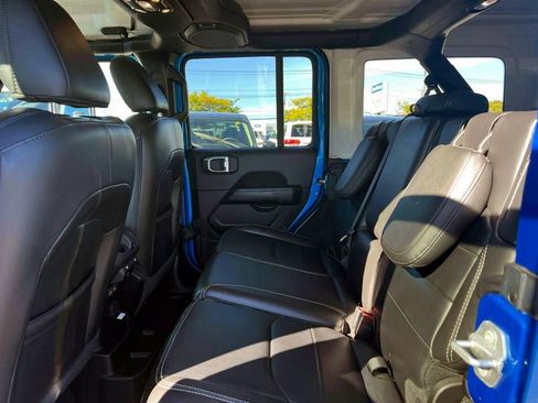 Used 2023 Jeep Wrangler Unlimited Sahara w/ Cold Weather Group image 11