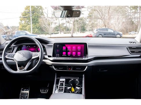 Used 2024 Volkswagen Atlas Peak Edition SE image 14