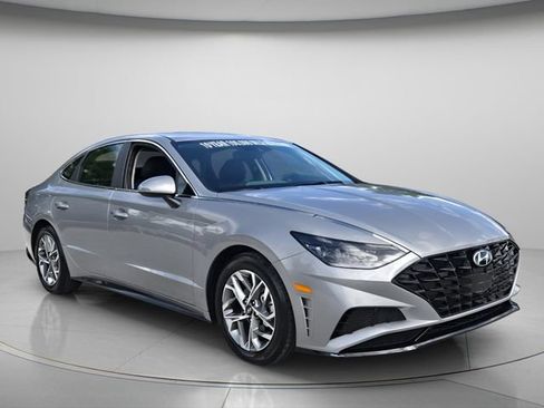 Used 2023 Hyundai Sonata SEL w/ Preferred Accessory Package FWD image 9