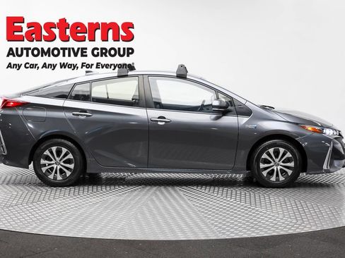 Used 2022 Toyota Prius Prime XLE image 4