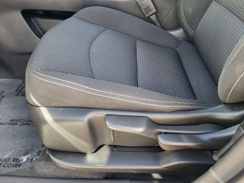 Used 2024 GMC Terrain SLE image 17