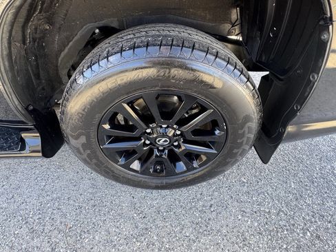 Used 2022 Lexus GX 460 image 52