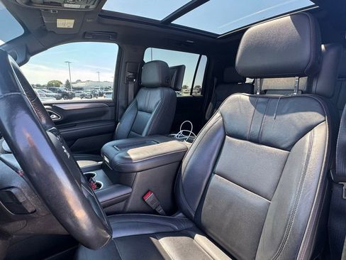 Used 2021 Chevrolet Suburban RST w/ Luxury Package AWD/4WD image 13