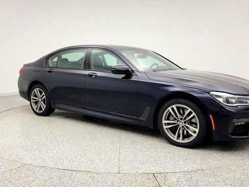 Used 2019 BMW 750i xDrive image 3