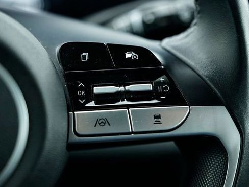 Used 2025 Hyundai Elantra SEL image 34