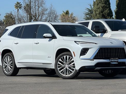New 2026 Buick Enclave Avenir w/ Super Cruise Package image 2